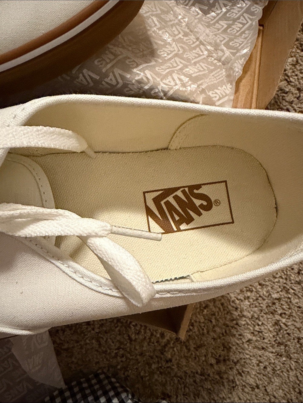 Vans White Canvas Low-Top Sneakers with Gum Sole - Picture 5 of 7